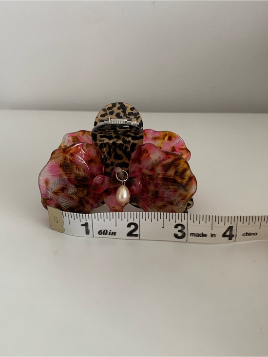 CHUNKS cougar orchid claw clip main image 4